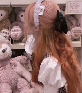 girl icons, orange and aesthetic