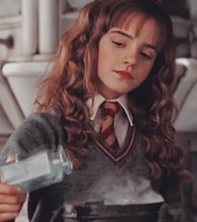 hermione, smile and gryffindor