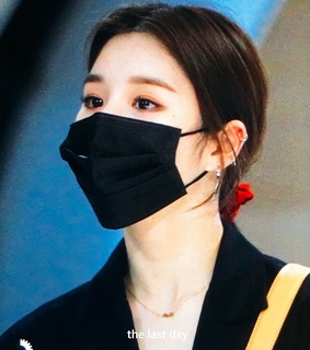 kpop previews, loona previews and kpop