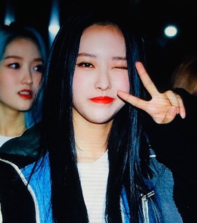 go won, olivia hye and fansite