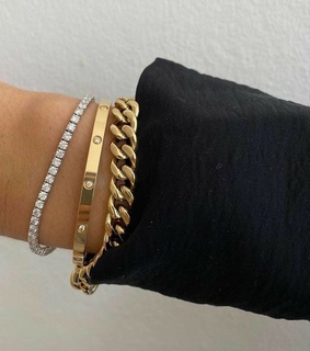 jewellery, chains and bracelets