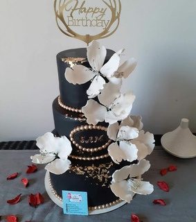 sucrée, gateaux and black