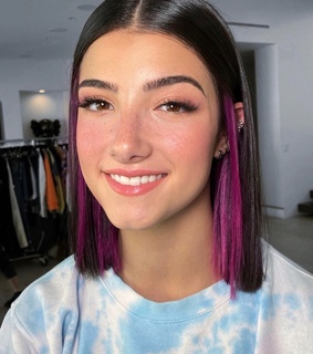 make up, beauty and charli damelio