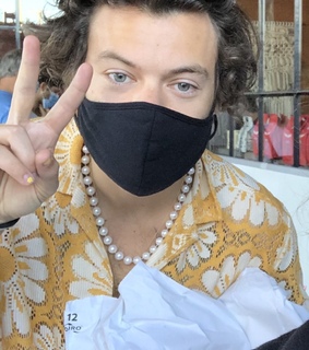 harry styles, people and green eyes