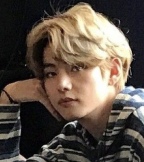 lq, low quality and blonde hair