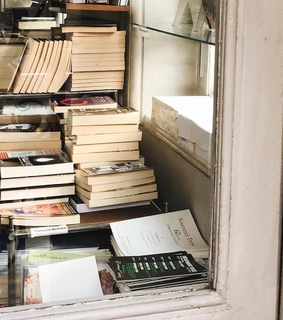 books, light academia and dark academia