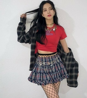 make up, skirt and model