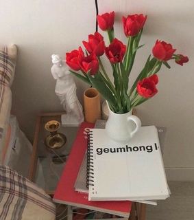 aesthetic red, red and flowers
