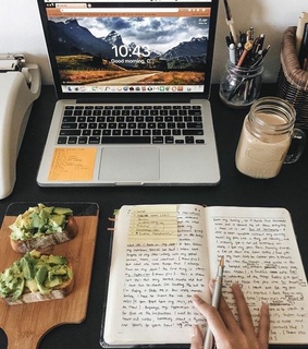 fun in the sun, alexis ren and nails