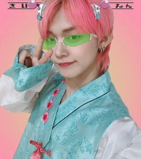 moa, yeonjun and anime icons