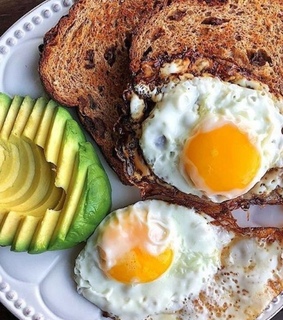 lifestyle, makeup highlighter and kardashian jenner