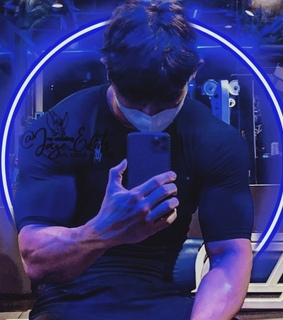 theme, wonho and solo