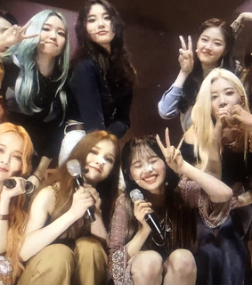 haseul, vivi and loona