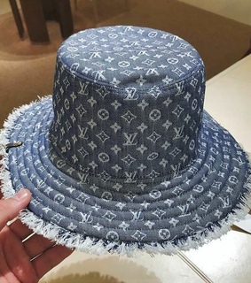 style, details and top it off