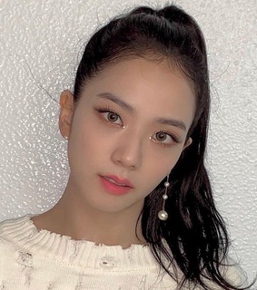 mugshot, kim jisoo and icon