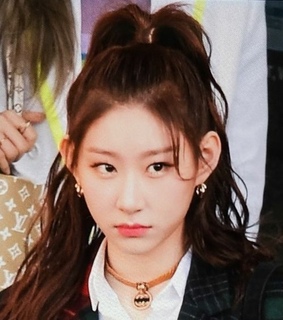 icon, itzy and chaeryeong