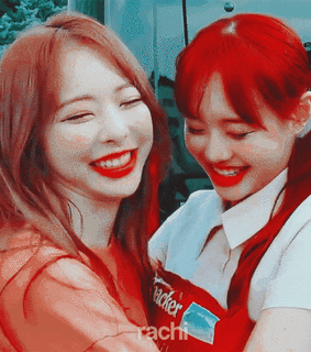 gif, chuu and heejin