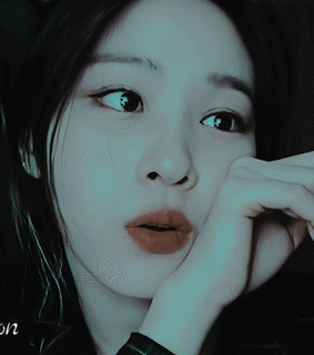 itzy, ryujin gif and itzy aesthetic themes